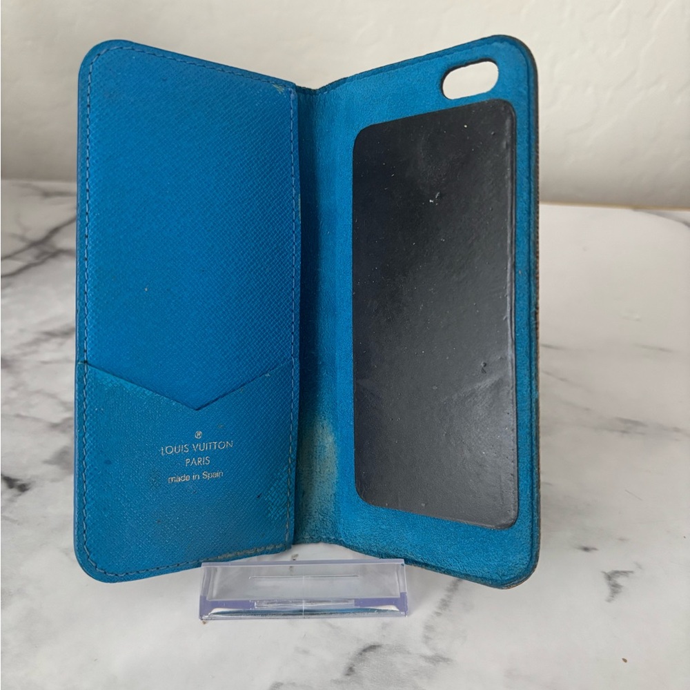 Louis Vuitton Brown and Gold Monogram Case IPhone 6 Plus - Picture 4 of 6